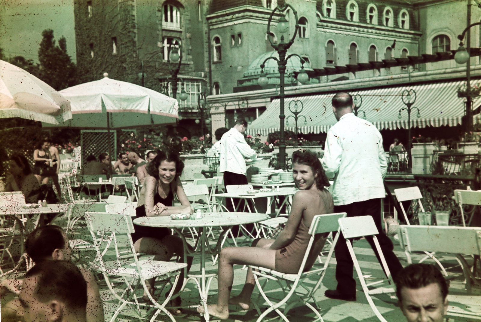 Hungary, Budapest XI., Gellért Gyógyfürdő, terasz., 1937, Szekeres Szabolcs, bathing suit, terrace, waiter, Budapest, Fortepan #274633