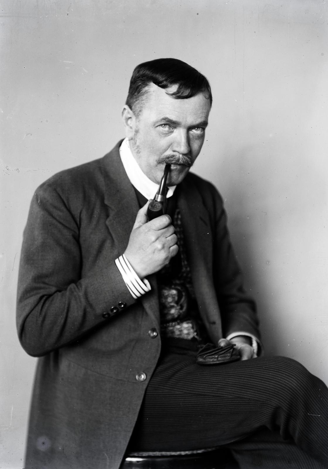 1916, Sibinger János, Best of, portrait, jacket, moustache, staged, pipe, Fortepan #274707