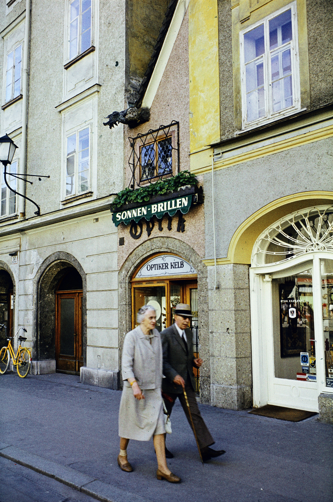 Ausztria, Salzburg, Alter Markt 10., 1971, Kristek Pál, cégér, színes, Fortepan #274925