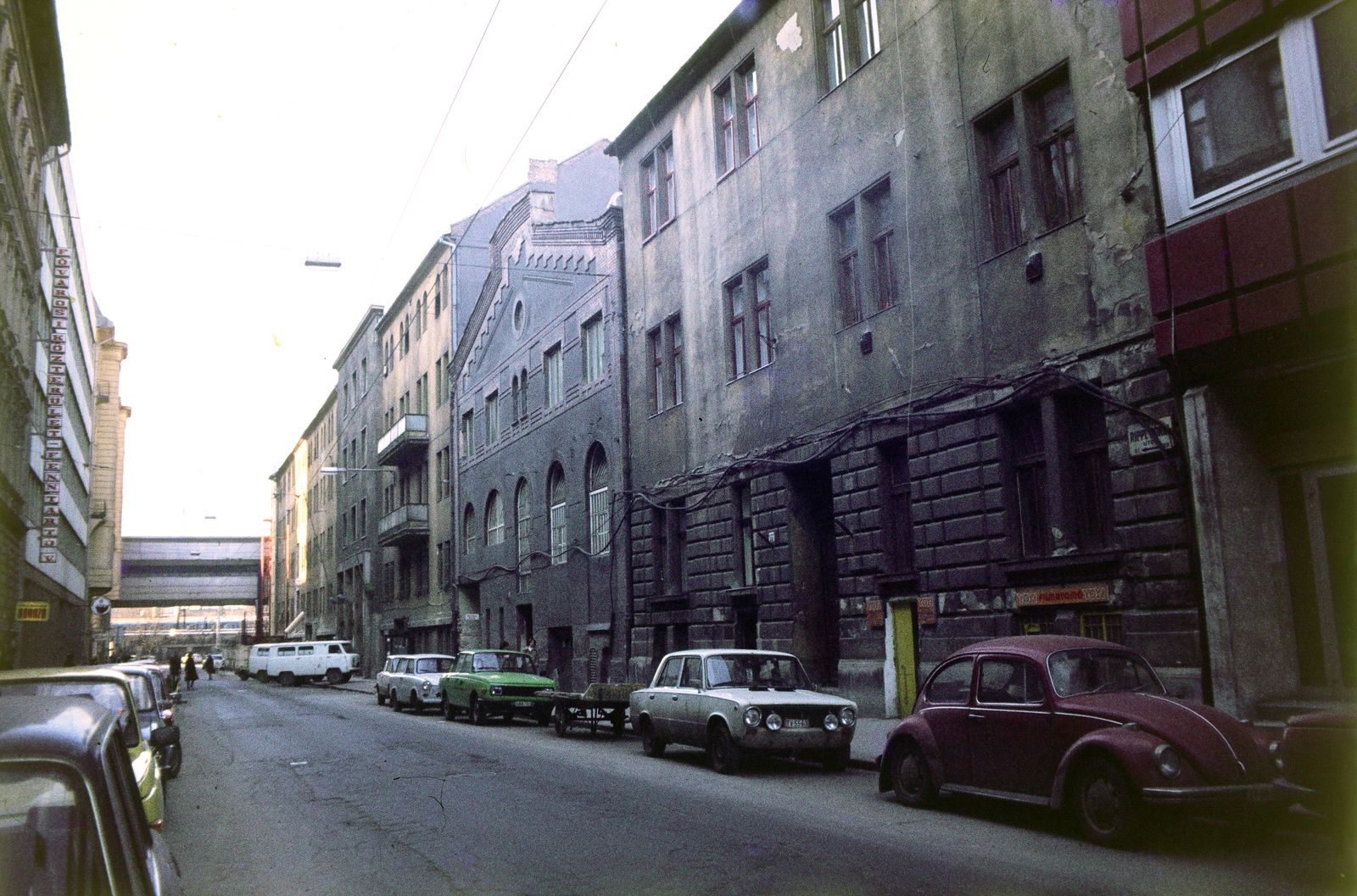 Hungary, Budapest VI., Rippl-Rónai utca a Podmaniczky (Rudas László) utca irányába nézve, 1987, Kristek Pál, Budapest, car park, Volkswagen Beetle, Fortepan #274941