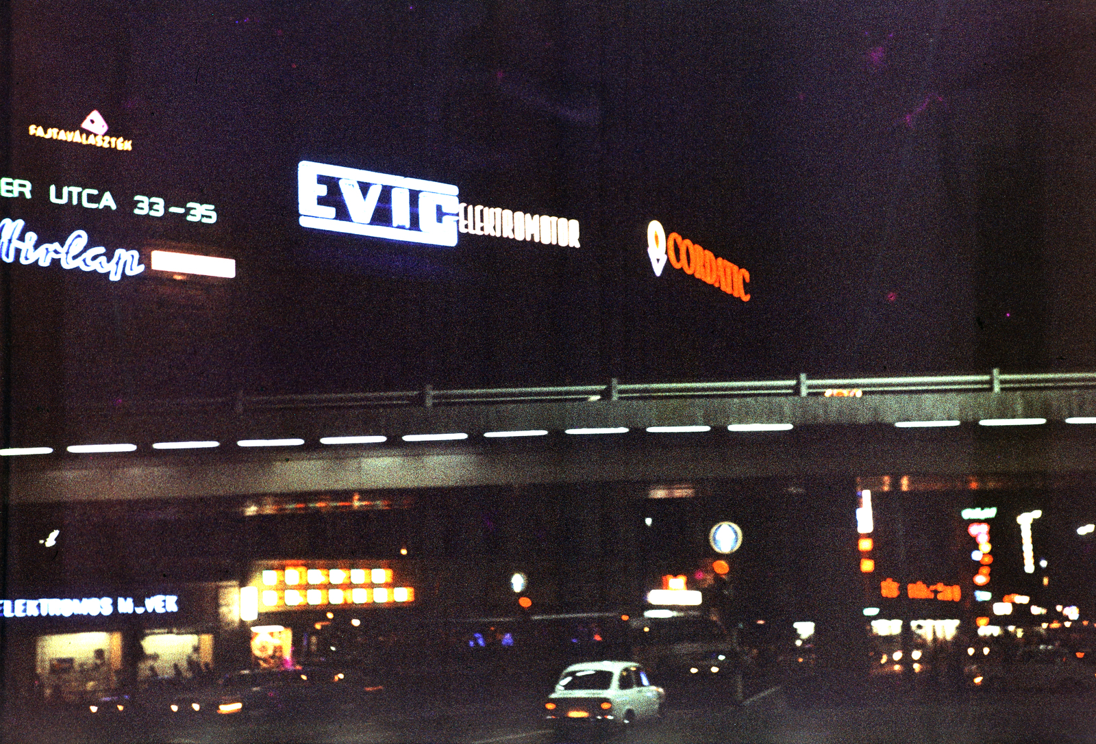 Hungary, Budapest VII.,Budapest VIII., Baross tér, felüljáró a Fiumei (Mező Imre) út és Rottenbiller utca között. Szemben a Rákóczi út., 1976, Kristek Pál, Budapest, Fortepan #274961