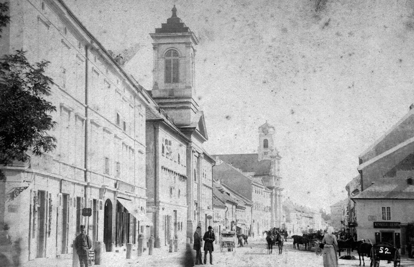 Szlovákia, Pozsony, Kórház utca a Kórház templommal és az Erzsébet apácák templomával., 1909, Mészöly Leonóra, templom, utcakép, Fortepan #27504
