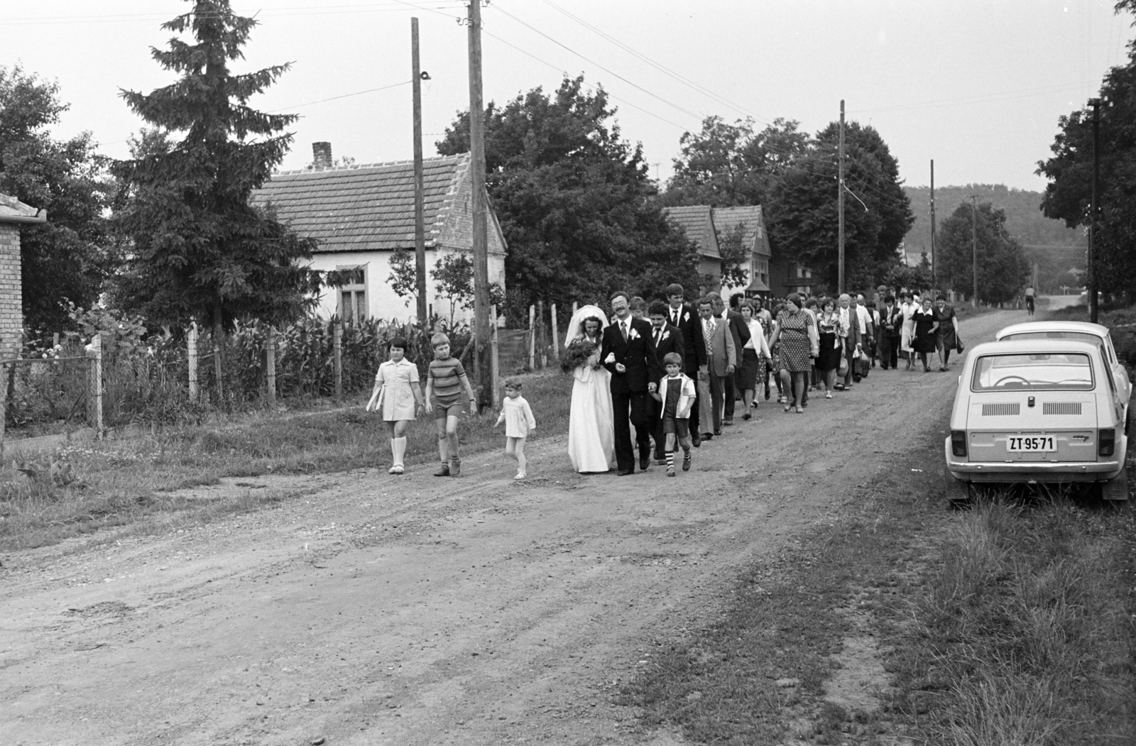 Magyarország, Felsőrajk, 1979, Hajdú György, esküvő, Polski Fiat-márka, rendszám, Fortepan #275062