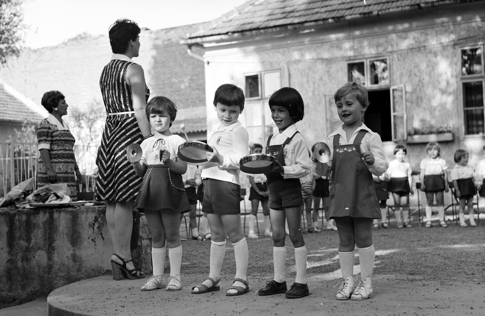 1976, Hajdú György, nursery, musical instrument, Fortepan #275071