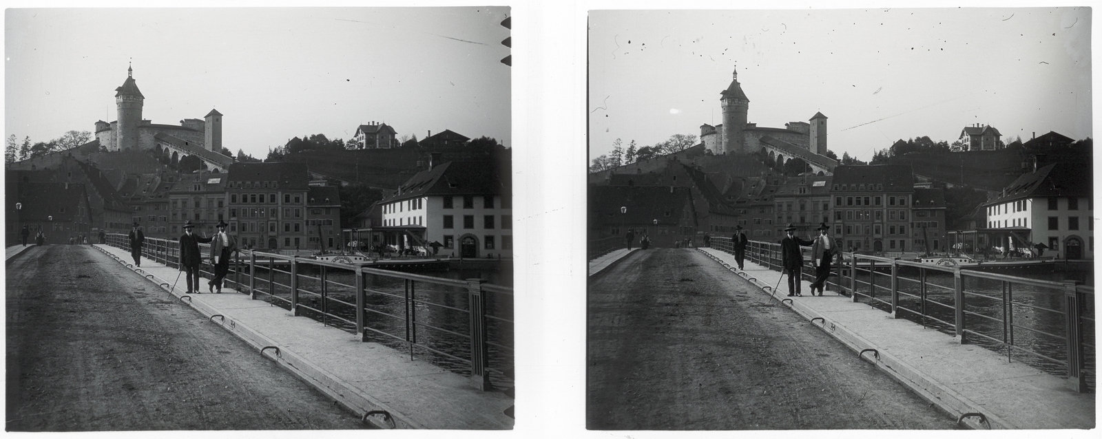Svájc, Schaffhausen, Munot-erőd a Rajna hídról., 1910, Schoch Frigyes, híd, folyó, vár, lapátkerekes hajó, sztereófotó, Fortepan #27511