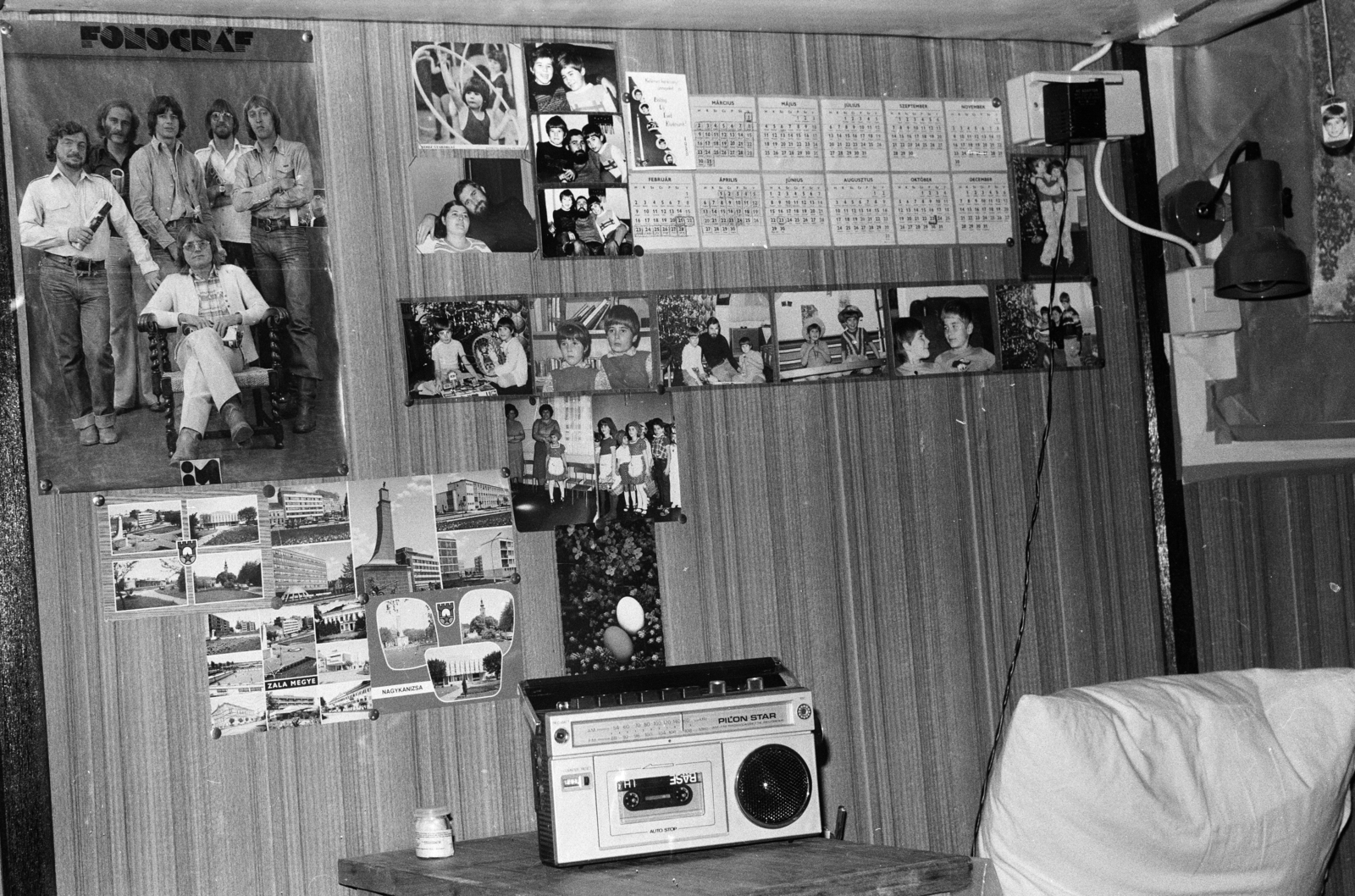Hungary, 1981, Hajdú György, tape recorder, wall calendar, poster, Fortepan #275220