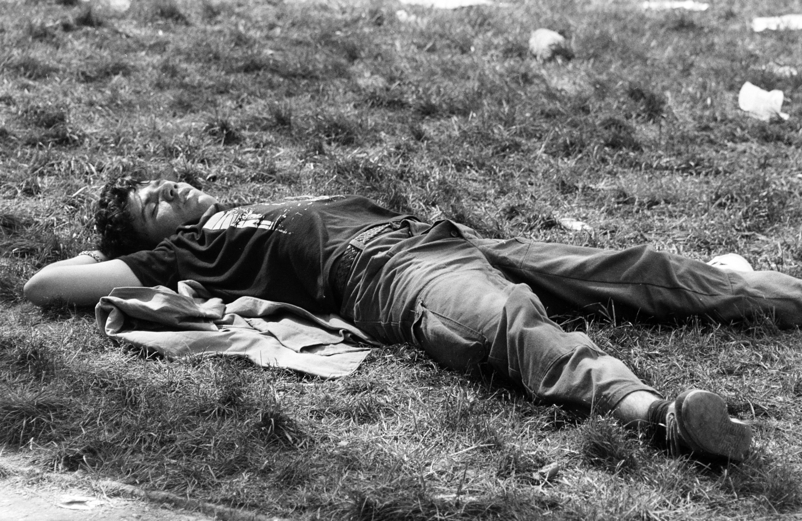 1982, Hidas Gyula, háton fekvés, Fortepan #275643