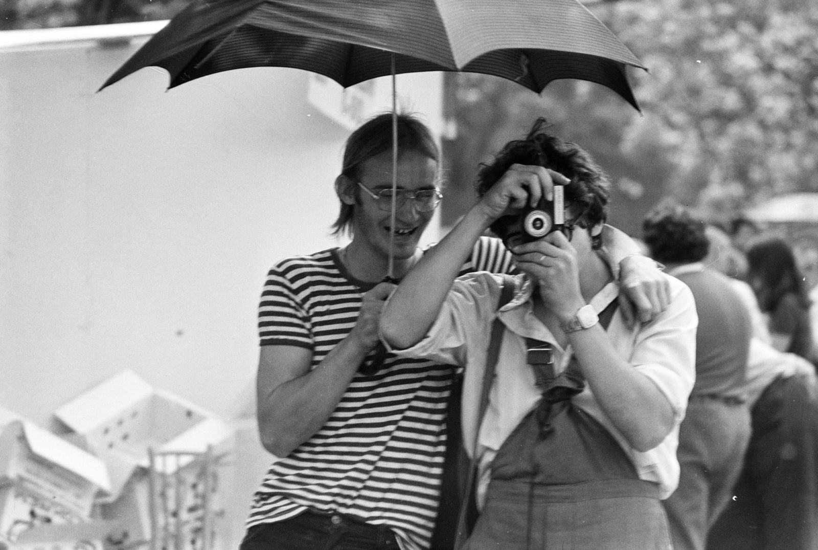 1982, Hidas Gyula, Best of, camera, photography, umbrella, striped dress, Lomo Smena 8M, Fortepan #275654