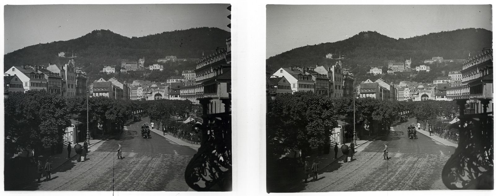 Csehország, Karlovy Vary, hátul középen a Termál Forrás kolonád., 1907, Schoch Frigyes, utcakép, neoreneszánsz, Fellner és Helmer-terv, sztereófotó, gyógyszálló, öntöttvas-építészet, Fortepan #27574