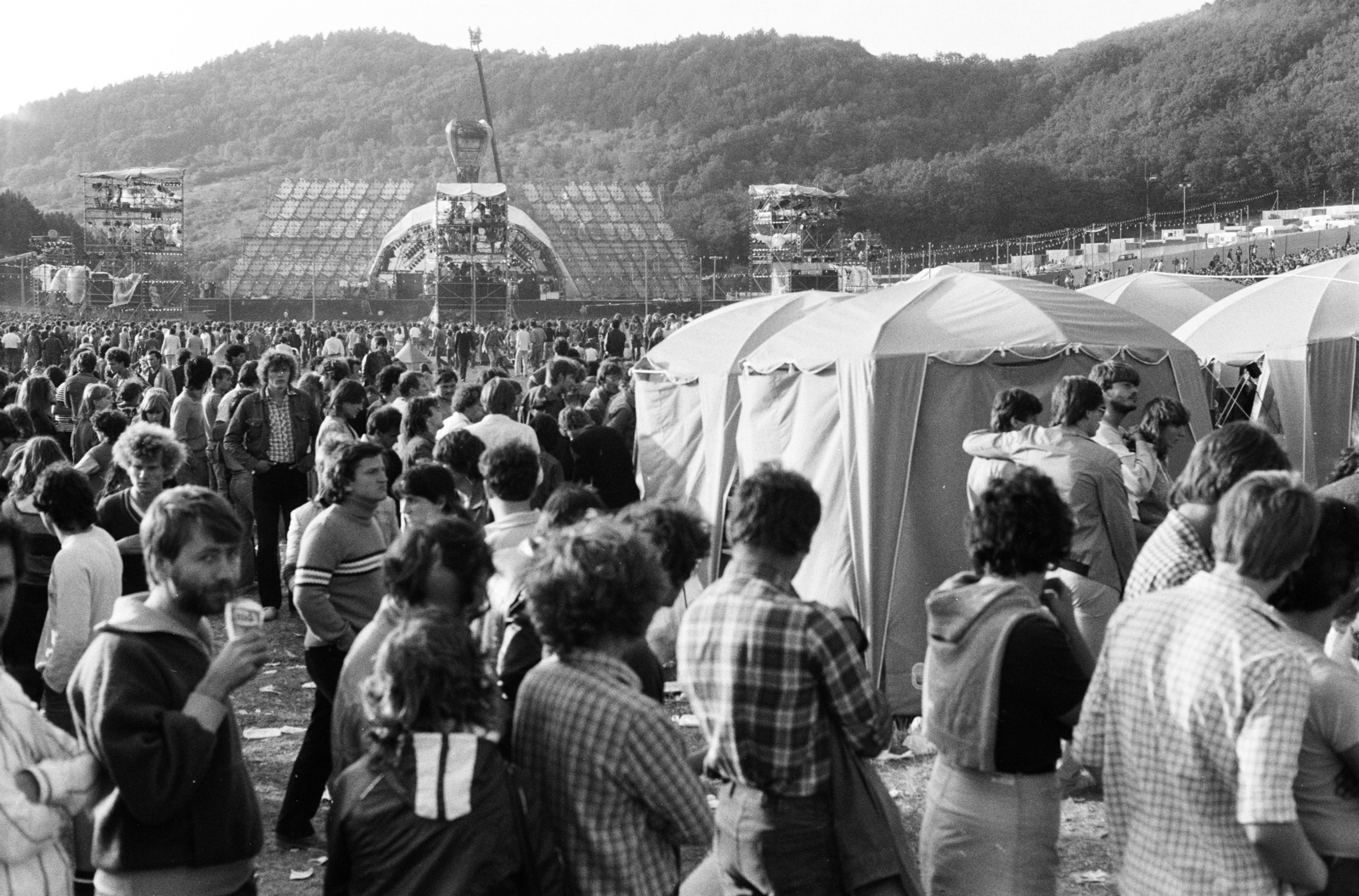 Hungary, Pilisborosjenő, a felvétel a Fenevad Fesztiválon, a Grizzly II: The Concert című film forgatása alkalmával készült., 1983, Hidas Gyula, rock festival, Fortepan #275761