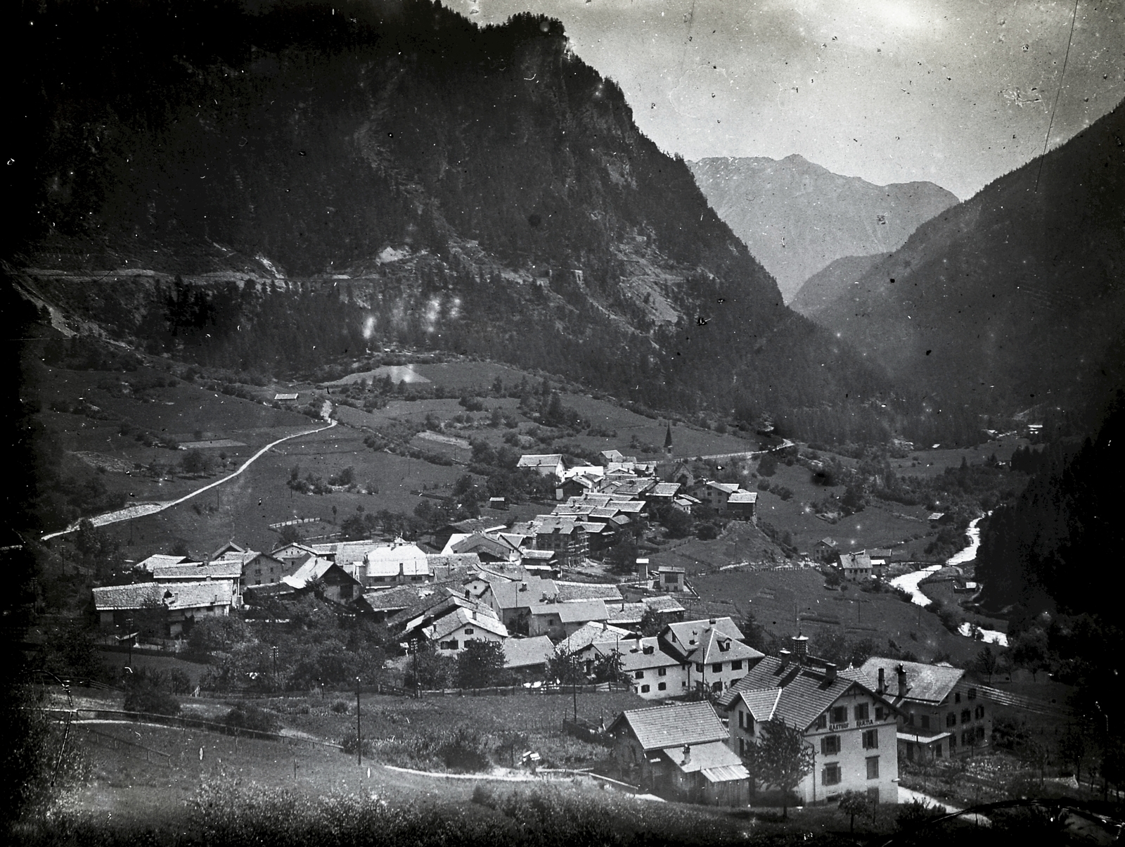 Switzerland, Filisur látképe., 1909, Bojér Tibor, picture, mountain, valley, hotel, Fortepan #276055