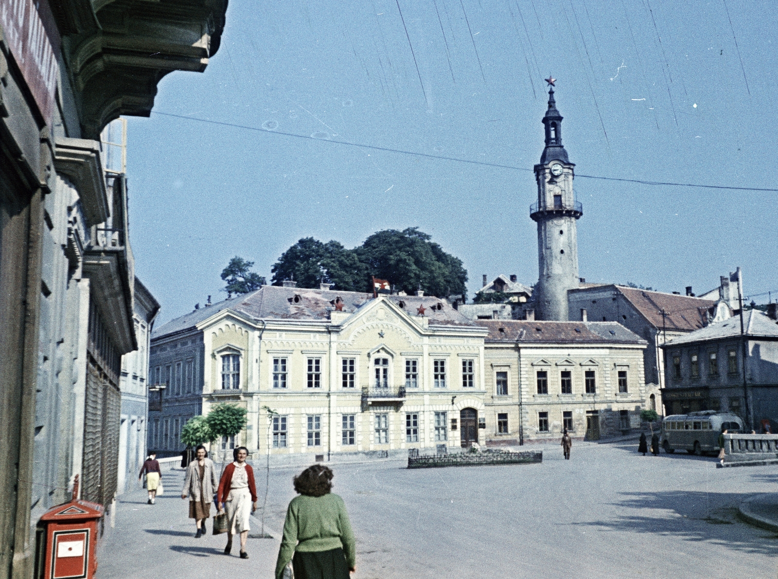 Hungary, Veszprém, Óváros (Vörös Hadsereg) tér, Tűztorony., 1957, Hámori Gyula, colorful, Red Star, letter box, Fortepan #276207