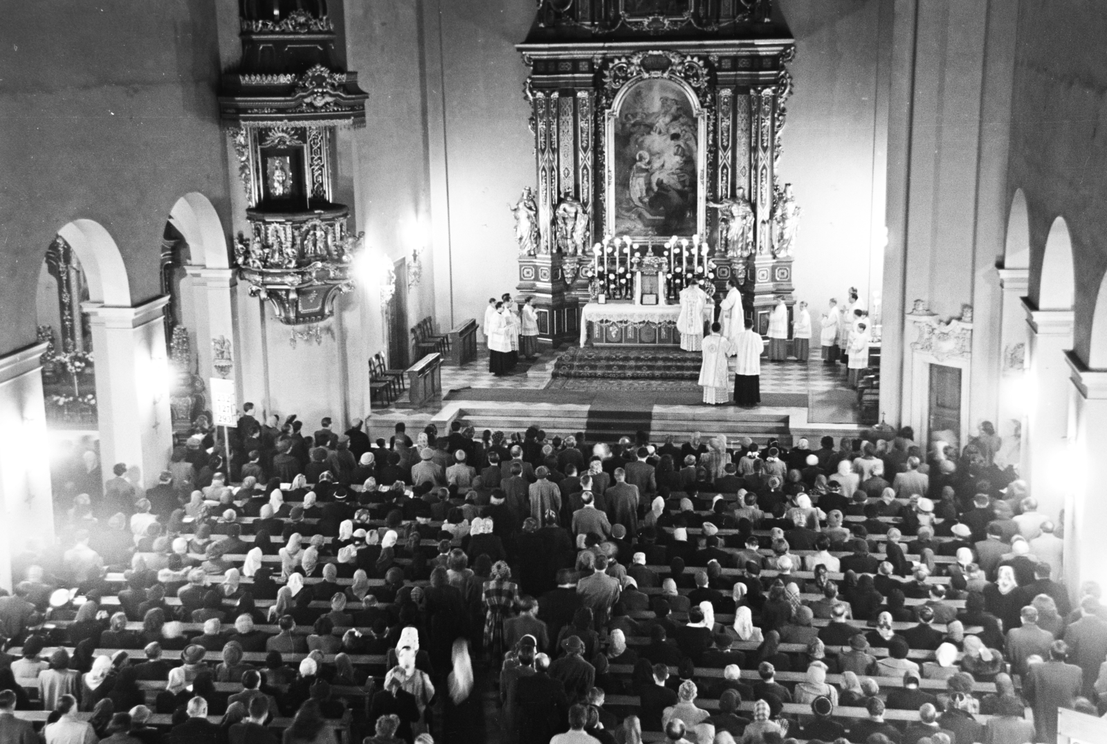 Hungary, Budapest XI., Villányi út, Szent Imre-templom., 1957, Hámori Gyula, Budapest, plan view, devotee, church interior, liturgy, Fortepan #276289