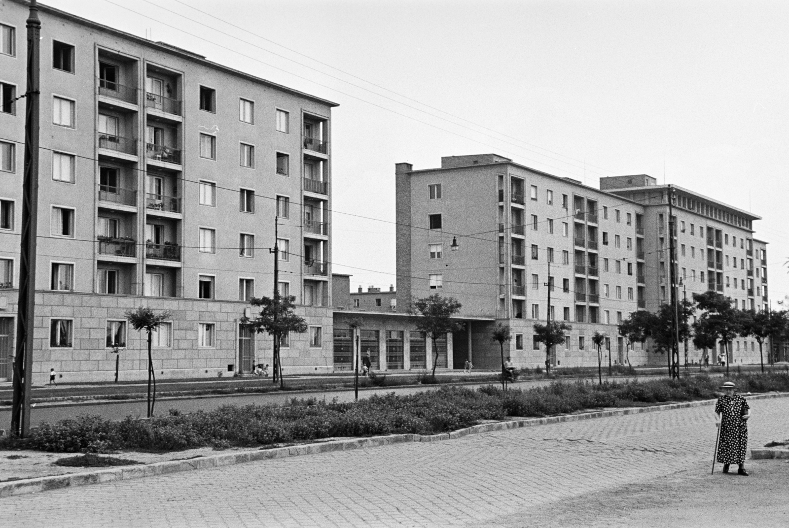 Magyarország, Budapest X., az Üllői út házsora a Somfa köz - Száva utca közötti területen., 1960, Hámori Gyula, lakótelep, utcakép, Budapest, Fortepan #276320