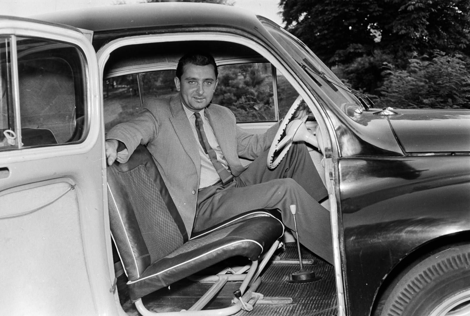 1959, Hámori Gyula, férfi, kormánykerék, járműbelső, Renault 4CV, Renault-márka, Fortepan #276337