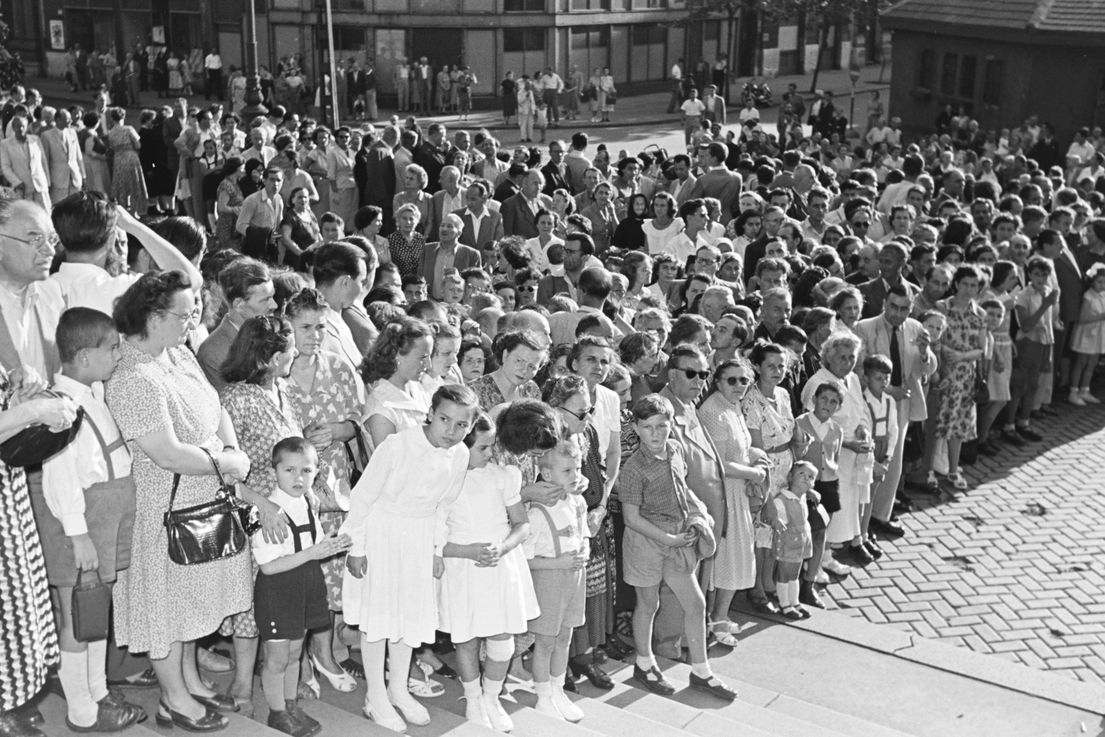 1956, Hámori Gyula, mass, waiting, devotee, Fortepan #276433