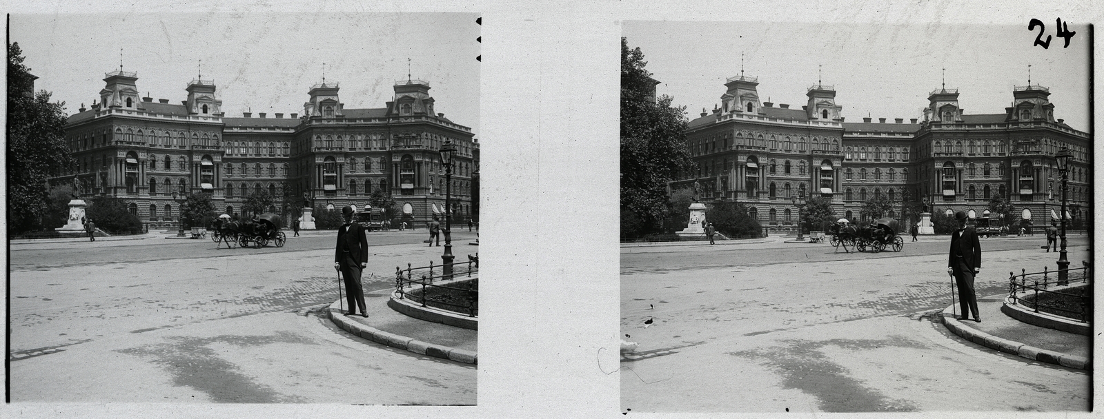 Magyarország, Budapest VI., Kodály körönd (Körönd), előtérben Bocskai István és Bethlen Gábor szobra, szemben az Andrássy út 92. számú ház látható., 1903, Schoch Frigyes, szobor, építészet, fogat, historizmus, keménykalap, sétabot, omnibusz, sztereófotó, konflis, Budapest, Bocskai István-ábrázolás, Bethlen Gábor-ábrázolás, Bukovics Gyula-terv, Fortepan #27646