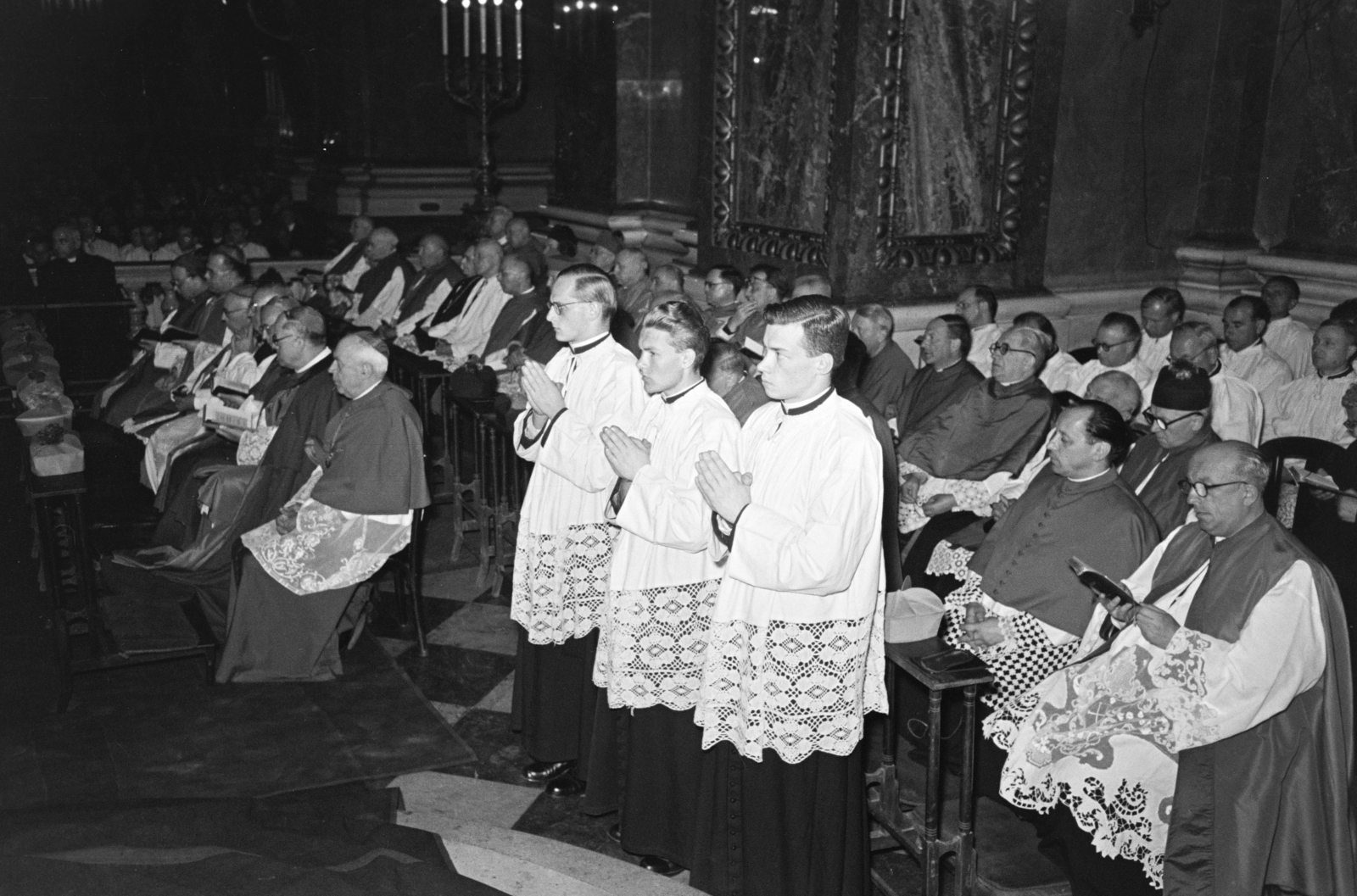 1956, Hámori Gyula, priest, church interior, surplice, Fortepan #276478