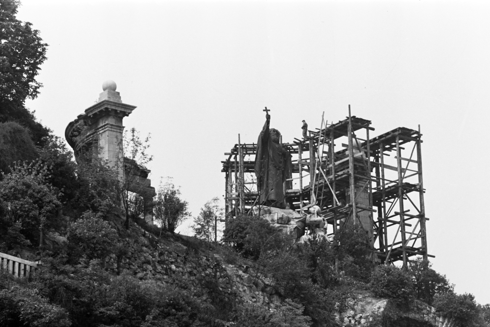 Hungary, Budapest I., Szent Gellért szobor (Jankovits Gyula, 1904.)., 1960, Hámori Gyula, Budapest, scaffolding, Fortepan #276499