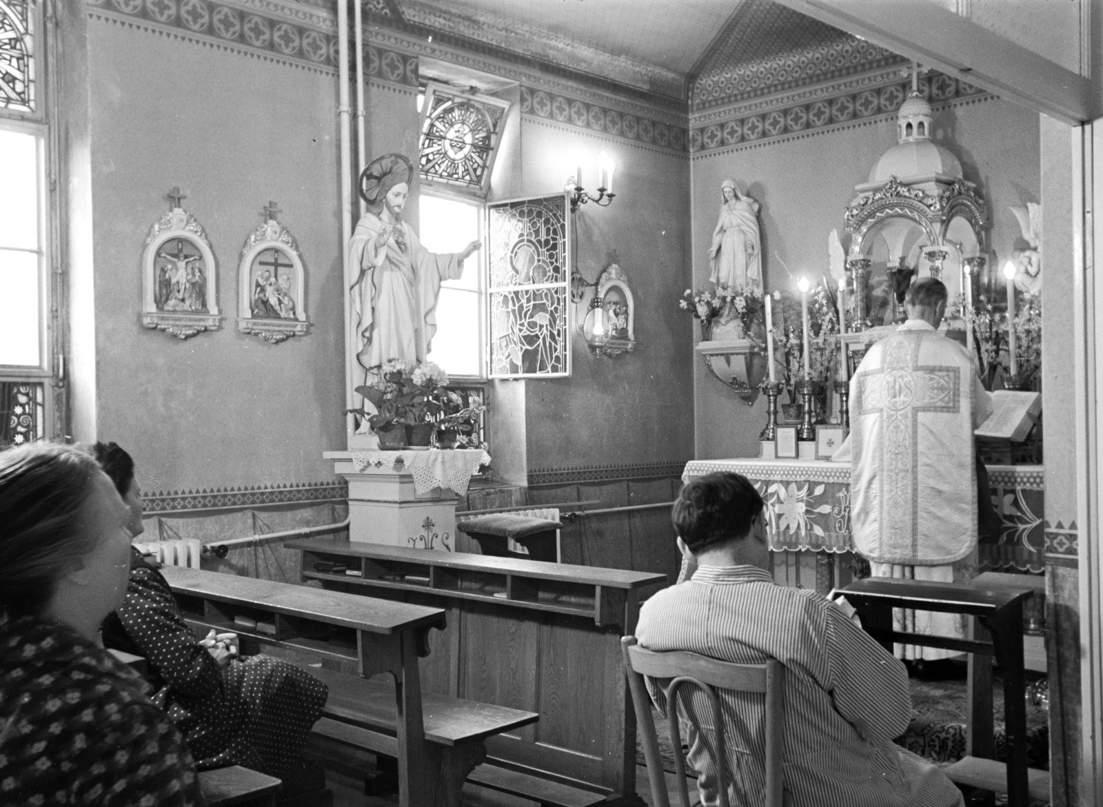 Magyarország, Budapest II., Széher út 73-75., Széher úti kórház (egykor Szent Ferenc-rendi apácák kórháza, később Szent Ferenc Kórház) kápolnája., 1962, Hámori Gyula, Budapest, Fortepan #276576