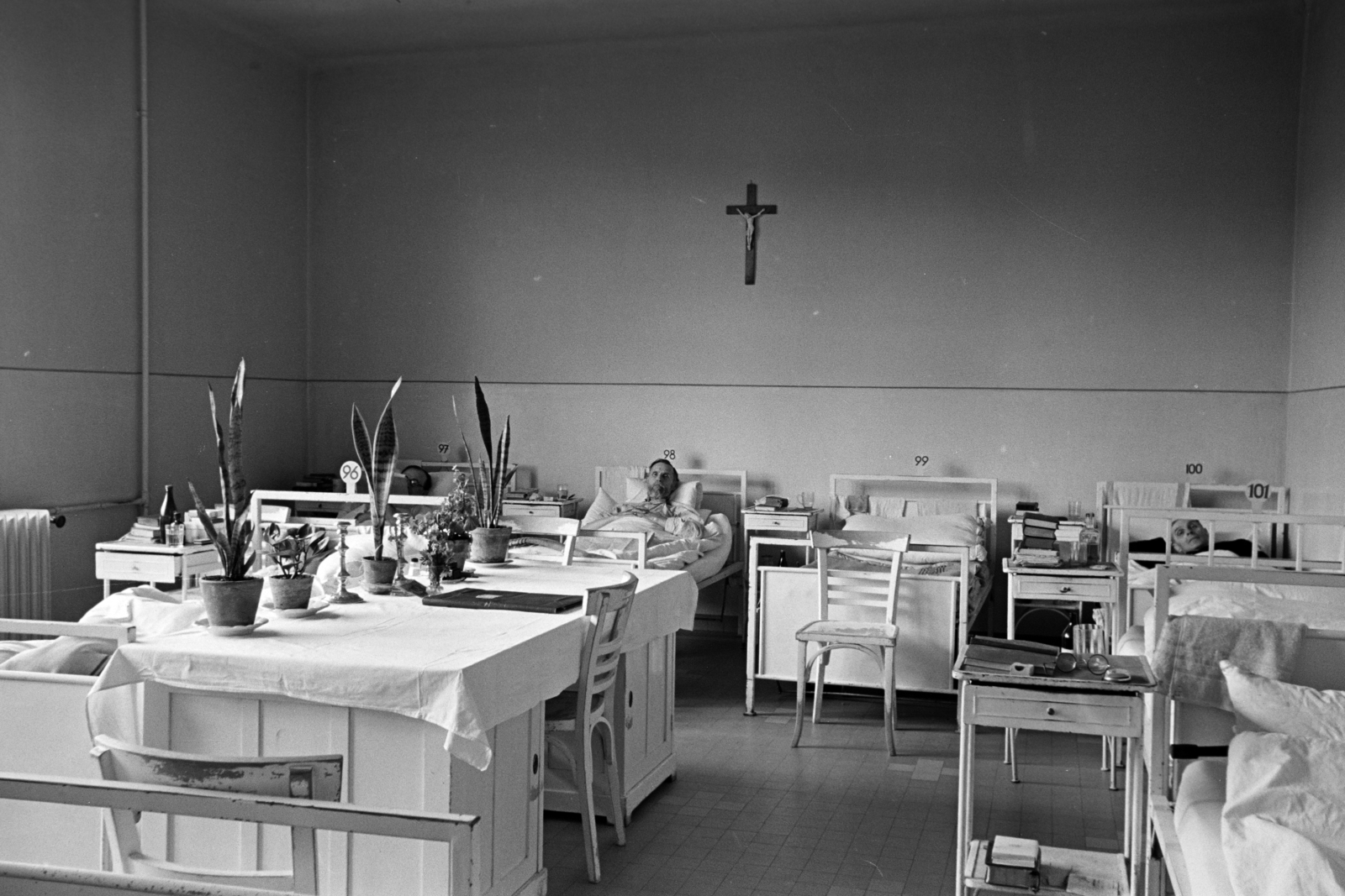 Hungary, Budapest II., Széher út 73-75., Széher úti kórház (egykor Szent Ferenc-rendi apácák kórháza, később Szent Ferenc Kórház)., 1960, Hámori Gyula, Budapest, Fortepan #276581