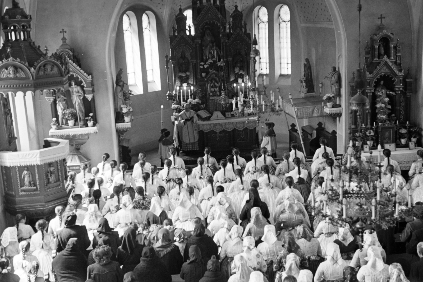 Hungary, Kerepes, Szabadság út, Szent Anna-templom., 1960, Hámori Gyula, ritual, Fortepan #276595