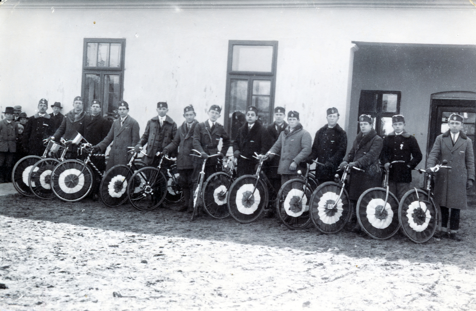 1926, Koncz Nándor, Best of, men, bicycle, cap, badge, decoration, cockade, hubcap, bicycle club, youth military organisation, Fortepan #276754