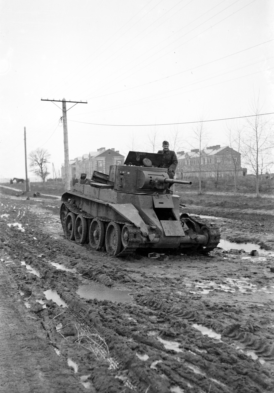 1942, Korner Veronika, BT-5, járműroncs, harckocsi, sár, Fortepan #276828