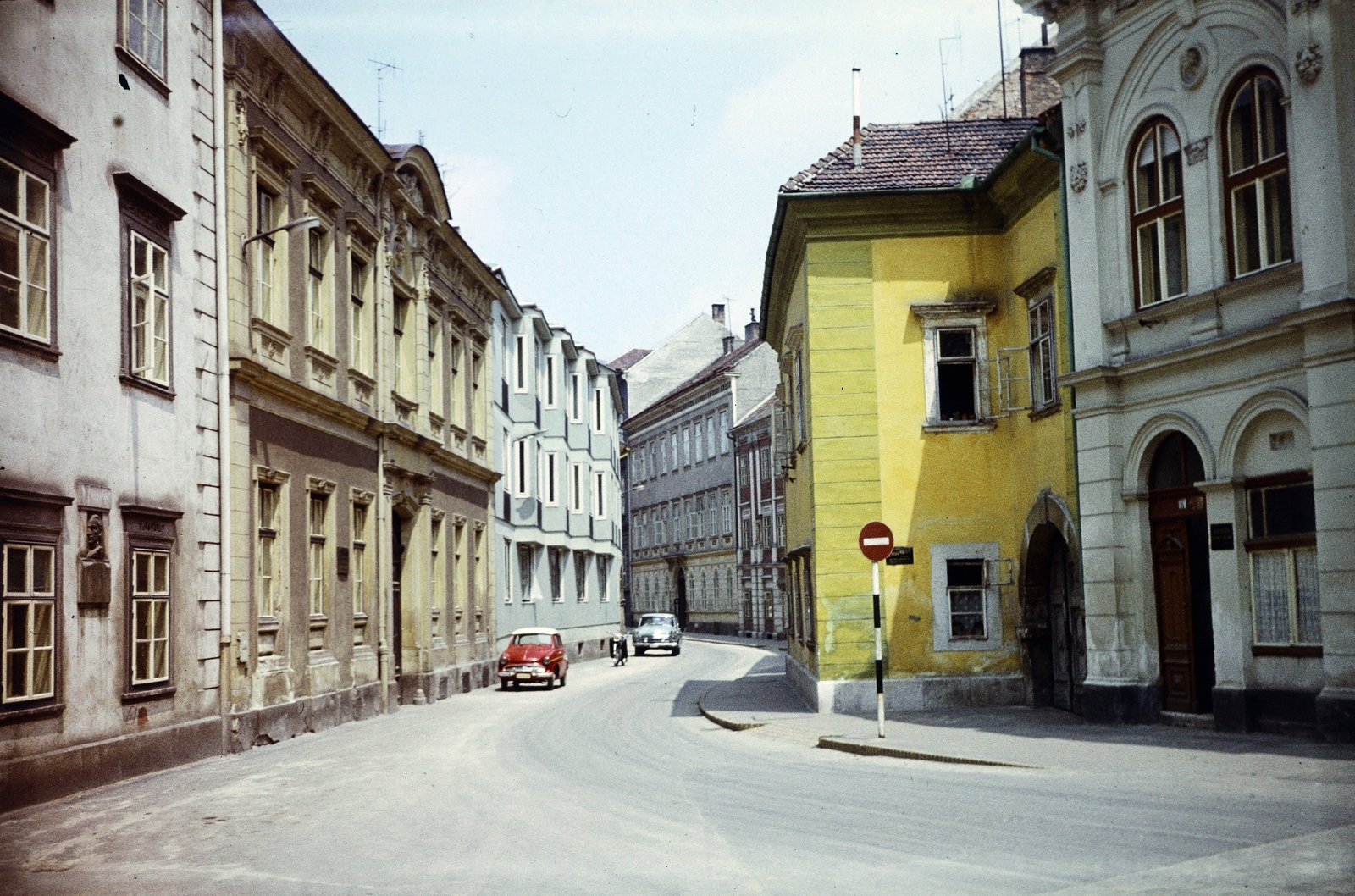 Hungary, Sopron, Szent György utca a Hátsókapu felől a Fő (Beloiannisz) tér irányába nézve., 1970, Monoki Miklós, colorful, Fortepan #276895