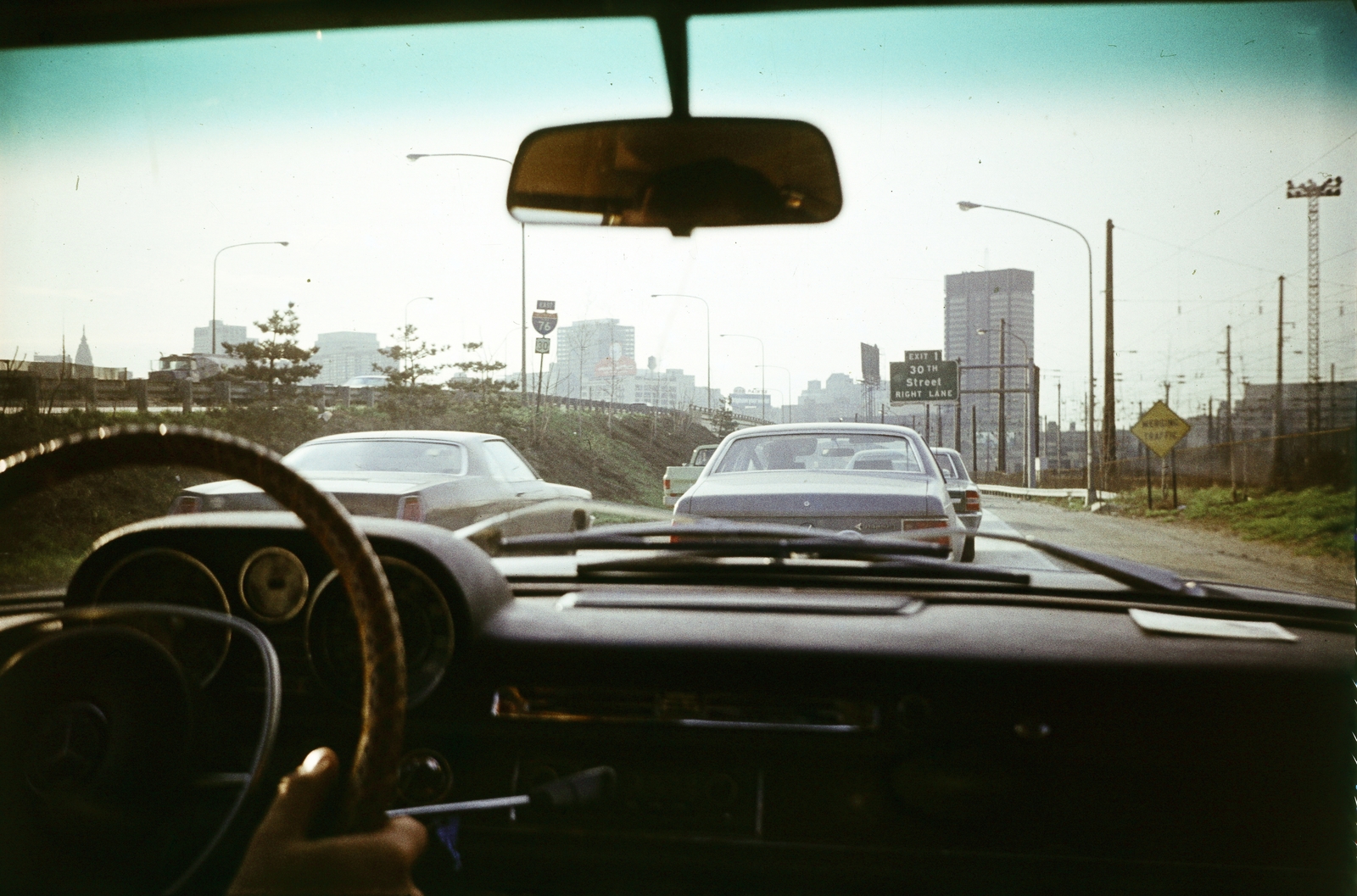 Amerikai Egyesült Államok, Pennsylvania állam, Philadelphia, a felvétel a 76. számú államközi autópályán készült., 1977, Monoki Miklós, Mercedes W115, Fortepan #276933