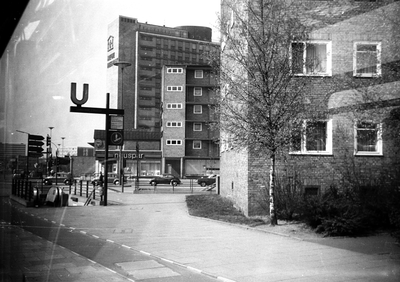 Germany, Hamburg, Lübecker Straße - Mühlendamm keresztezödése, U-Bahn megálló., 1968, Monoki Miklós, bike lane, Fortepan #276944