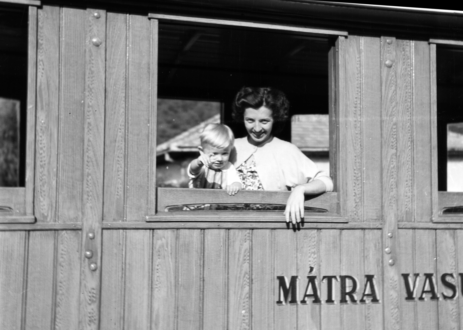 1956, Obetkó Miklós, kid, coach, wave, mother, Fortepan #277008
