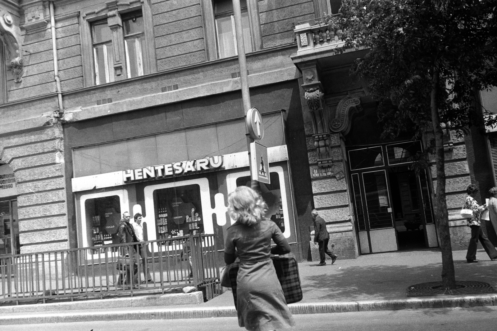 Hungary, Budapest XIII., Szent István körút, szemben a 2. szám alatti ház., 1975, Obetkó Miklós, Budapest, Fortepan #277027