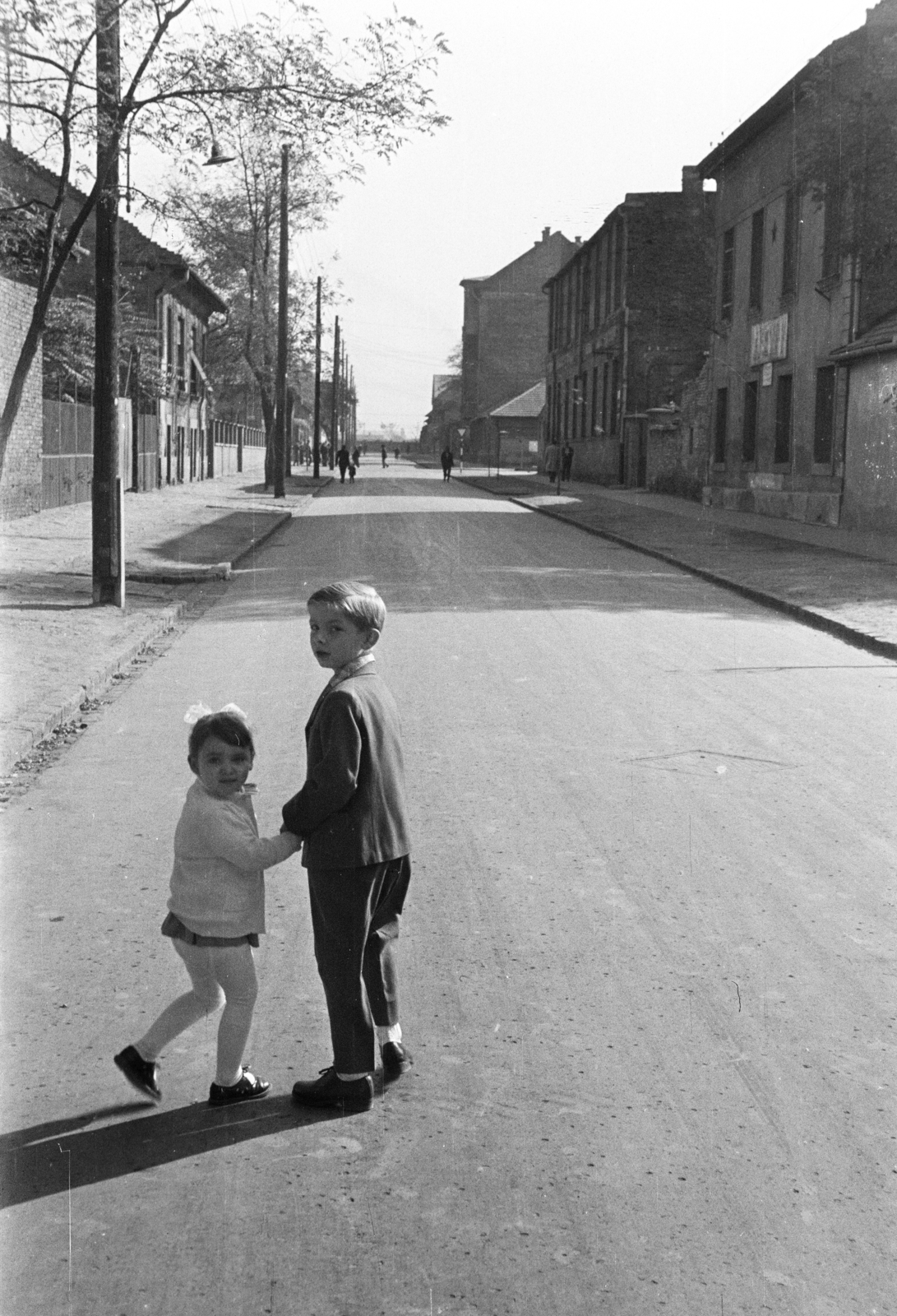 Hungary, Budapest XIII., Országbíró utca, a felvétel a Jász utca közelében készült, távolban az 57/b számú ház tűzfala látható., 1962, Obetkó Miklós, Budapest, Fortepan #277077