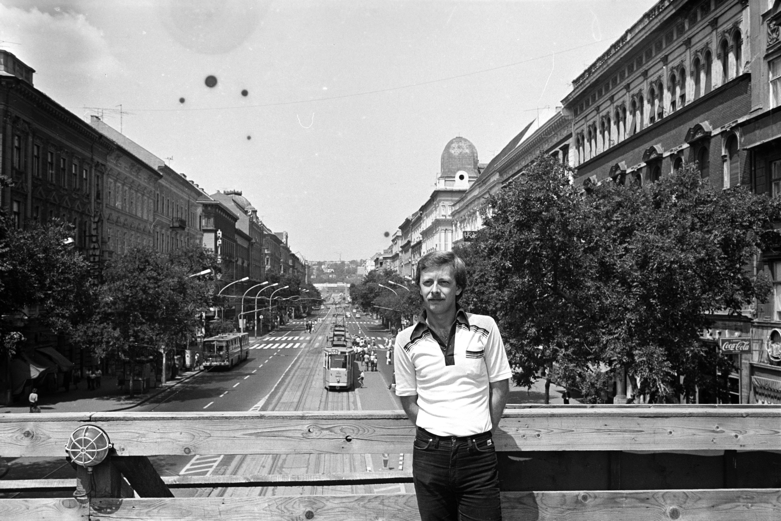 Hungary, Budapest V.,Budapest XIII., Szent István körút a Margit híd felé nézve. A felvétel a Marx téri építési munkálatok idejére felállított, ideiglenes gyalogos felüljárón készült., 1980, Obetkó Miklós, Budapest, Fortepan #277188