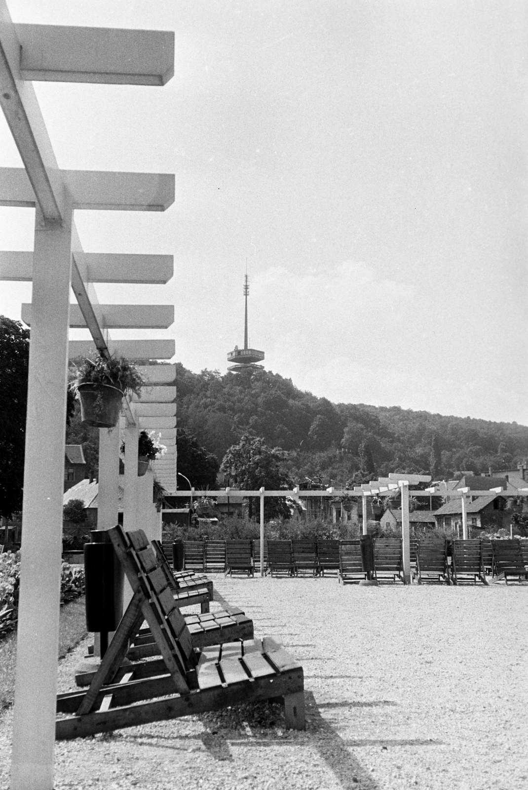 Hungary, Miskolc, Szent István (Tanácsház) tér, háttérben fent az Avasi kilátó., 1971, Obetkó Miklós, Fortepan #277329