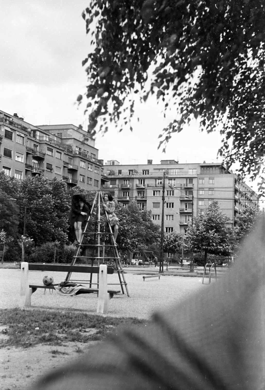 Hungary, Budapest XIII., Szent István park., 1973, Obetkó Miklós, Budapest, playground, Fortepan #277483