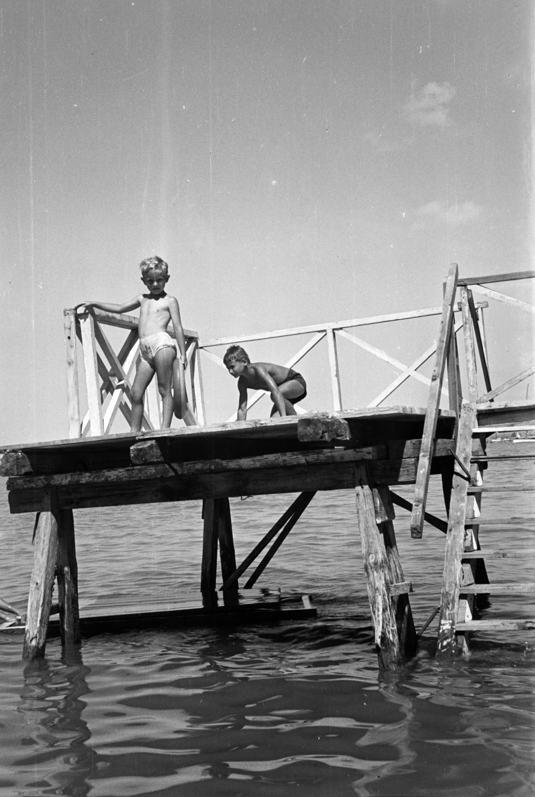 1958, Obetkó Miklós, boys, pier, Fortepan #277519