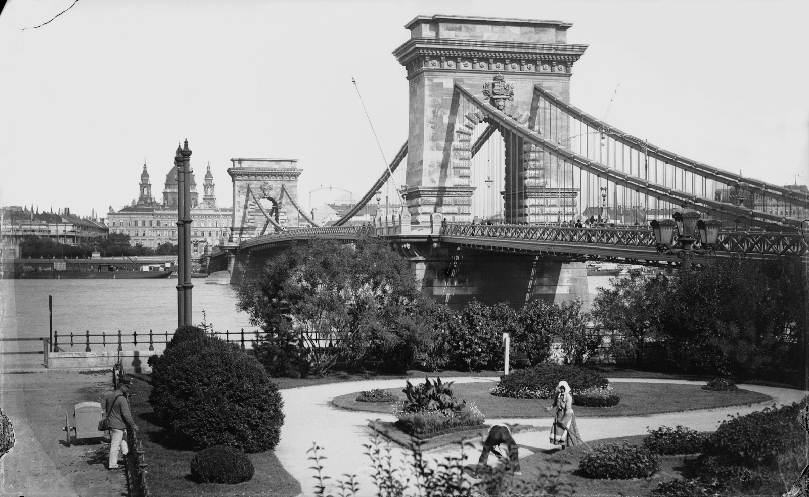 Hungary, Budapest I., Széchenyi Lánchíd, a felvétel a budai hídfőnél készült., 1903, Deutsche Fotothek / Brück und Sohn, Best of, William Tierney Clark-design, suspension bridge, bridge, Budapest, Fortepan #277641