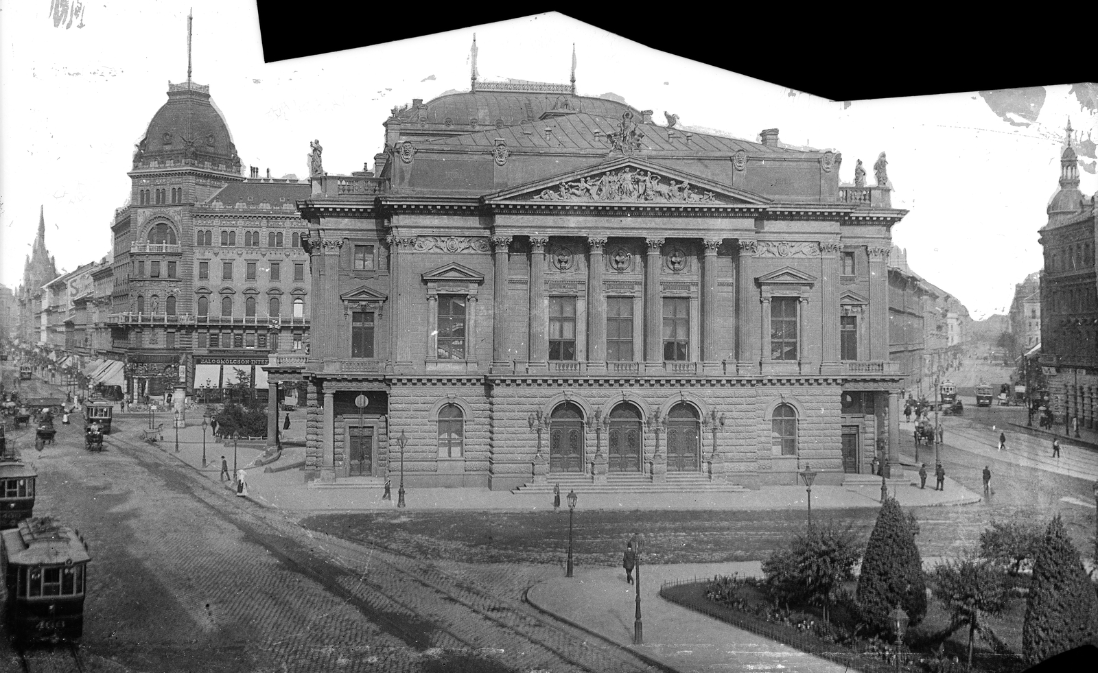 Magyarország, Budapest VIII., szemben a Népszínház (a későbbi Nemzeti Színház) a mai Blaha Lujza téren a Rákóczi (Kerepesi) út felől nézve. Jobbra a Népszínház utca., 1904, Deutsche Fotothek / Brück und Sohn, villamos, középület, eklektikus építészet, nemzeti színház, Fellner és Helmer-terv, Budapest, Fortepan #277708