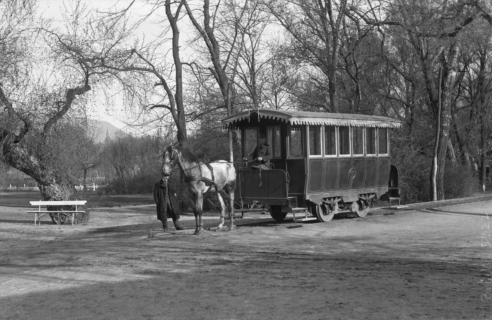 Magyarország, Budapest. Partie von der Margareteninsel mit Pferdebahn, 1905, 1905, Deutsche Fotothek / Brück und Sohn, Best of, lóvasút, park, pad, Fortepan #277728