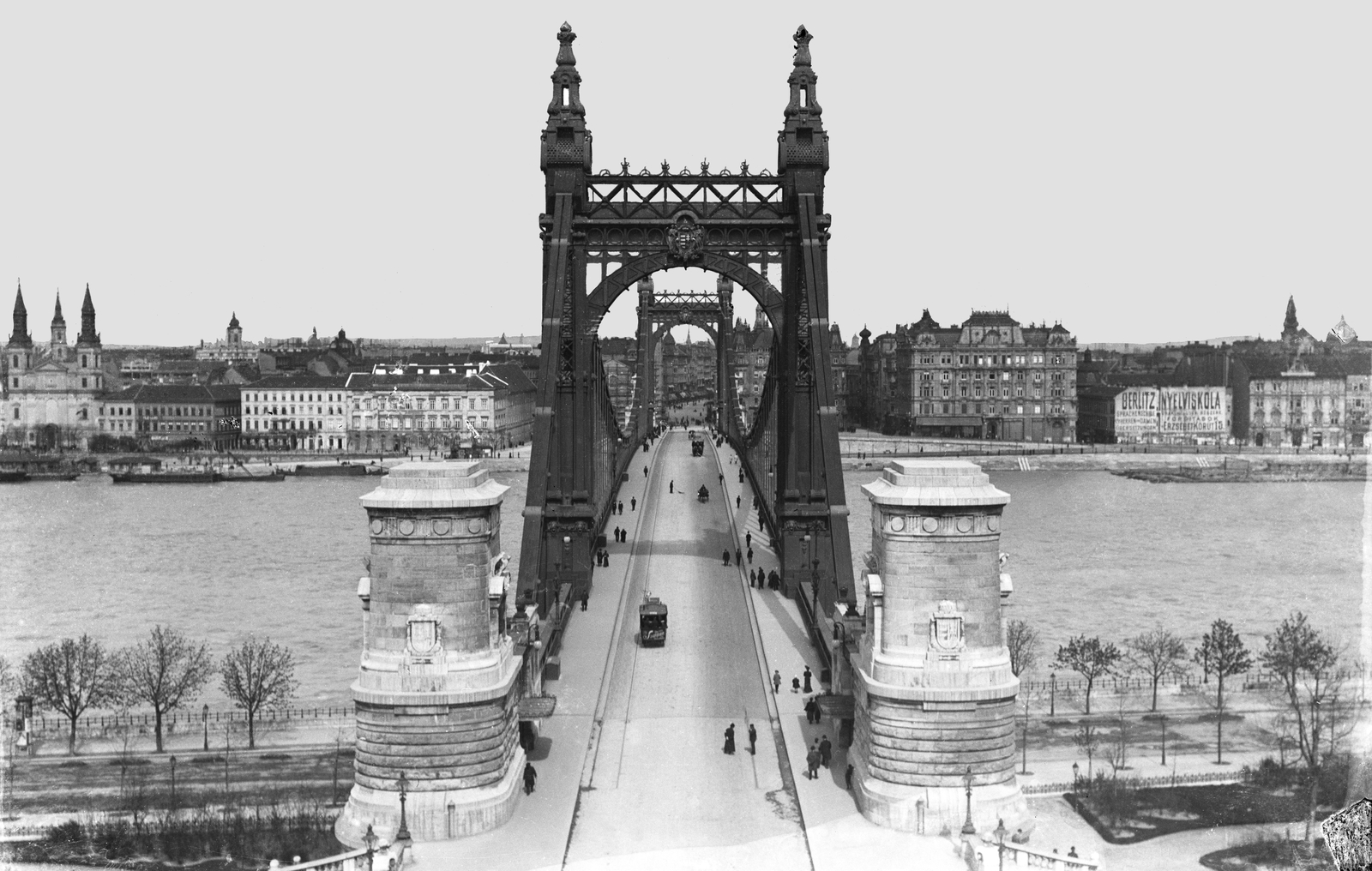 Hungary, Budapest. Elisabethbrücke (1897-1903; Aurél Czekelius, Antal Kherndl) über die Donau. Blick auf die Fahrbahn, 1907, Deutsche Fotothek / Brück und Sohn, bridge, Fortepan #277797