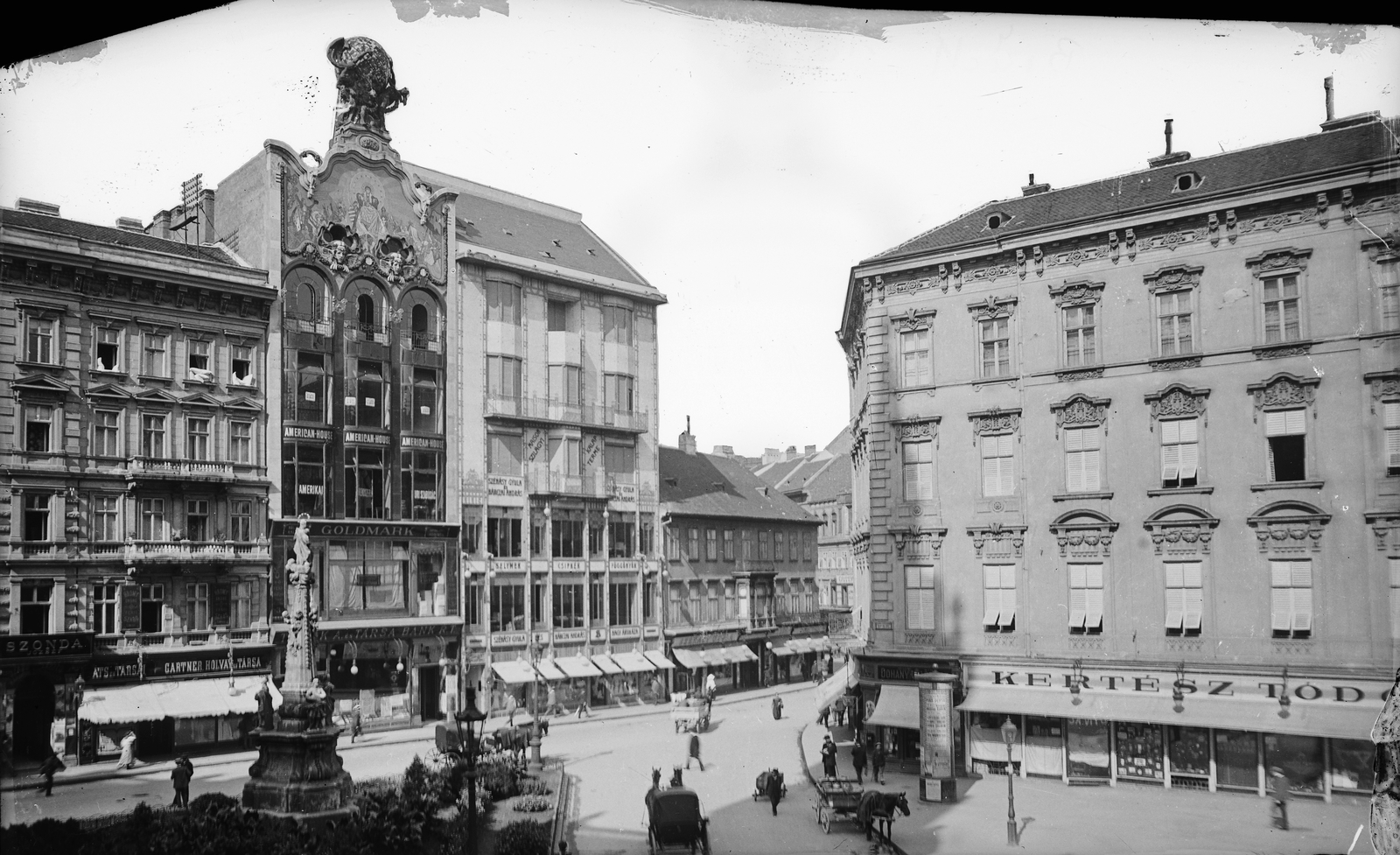 Magyarország, Budapest V., Szervita tér, a kimagasló 3-as számú épület a Török Bankház, előtérben a Mária oszlop látható., 1908, Deutsche Fotothek / Brück und Sohn, Budapest, Fortepan #277840