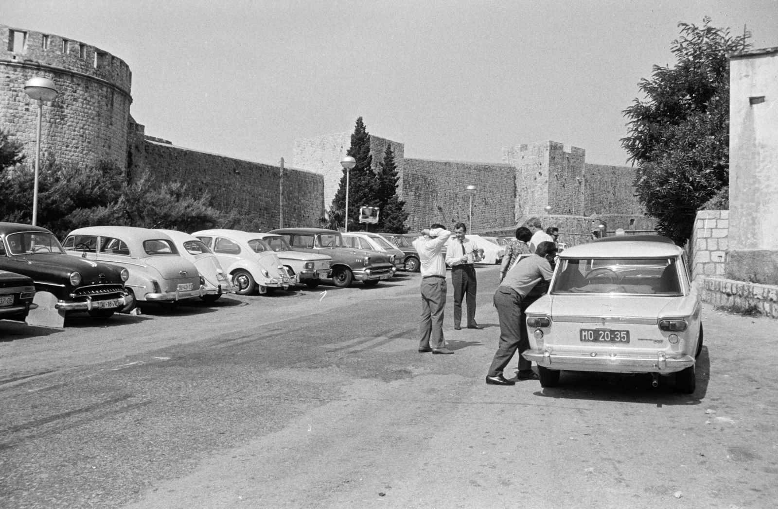 Horvátország,Adria, Dubrovnik, ulica Iza Grada, balra a városfal., 1968, Artfókusz, Fábián József, Fortepan #277937