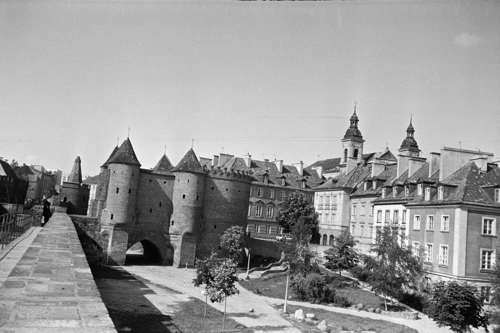 Poland, Warsaw, a barbakán, jobbra a Szentlélek-templom., 1968, Artfókusz, Fortepan #277976
