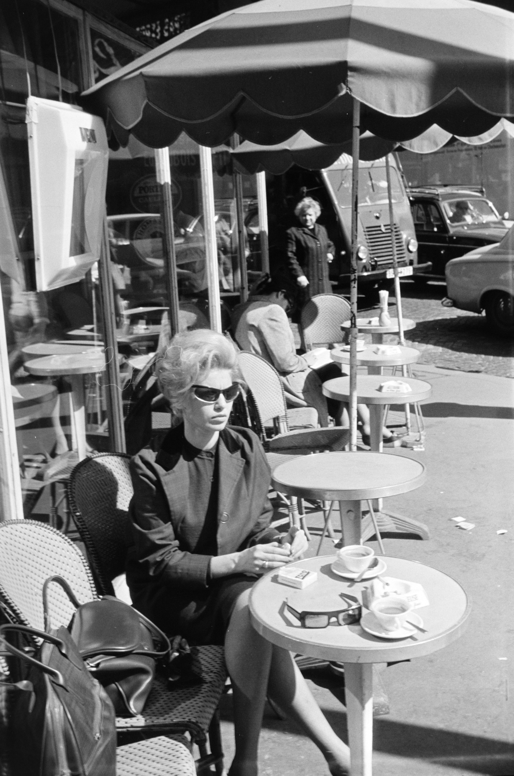 1964, Artfókusz, lady, table, chair, cross-legged sitting, Fortepan #278057