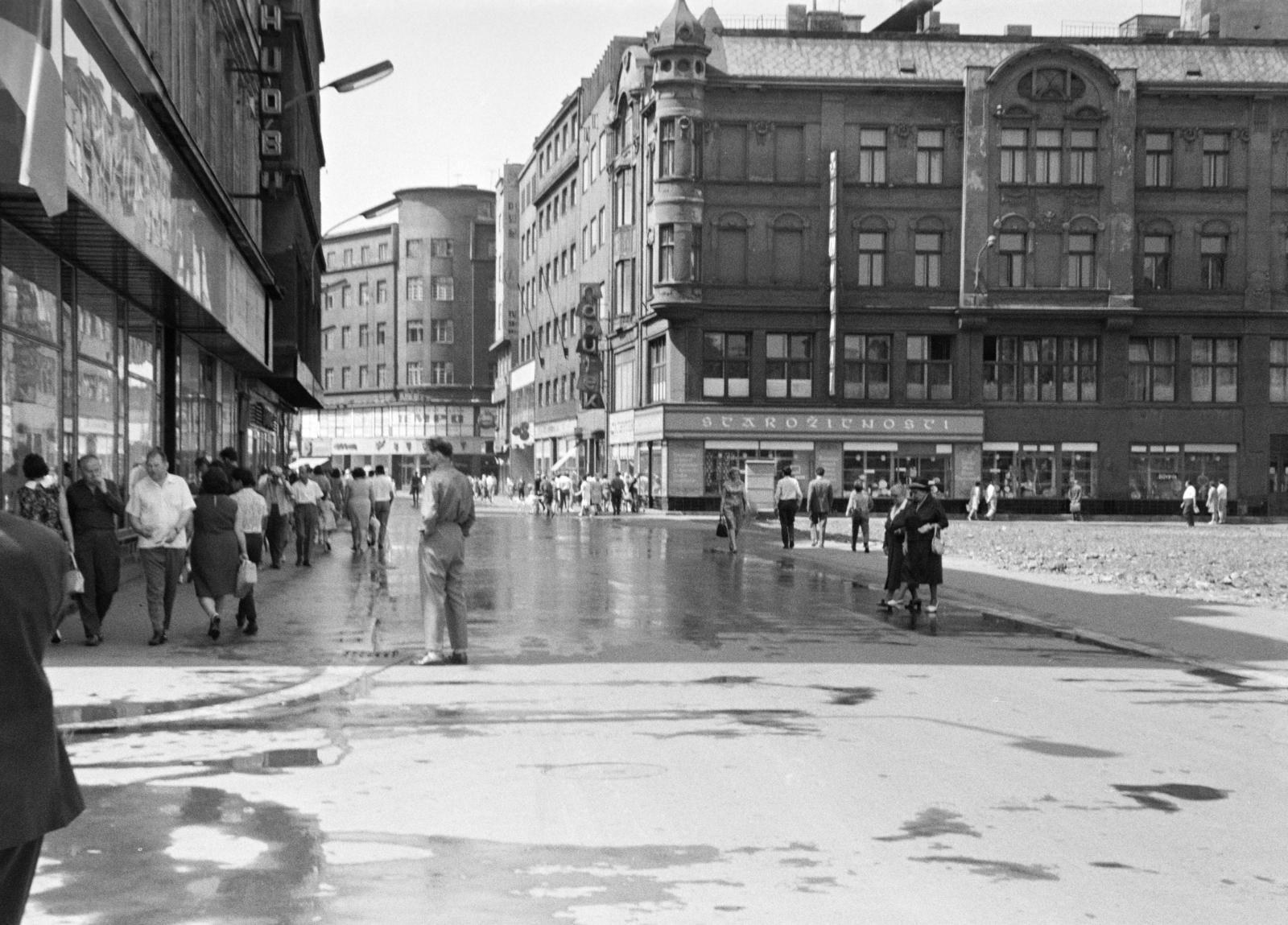 Czech Republik, Ostrava, 28. řijna, jobbra a Masarykovo námestie., 1970, Artfókusz, Czechoslovakia, Fortepan #278099