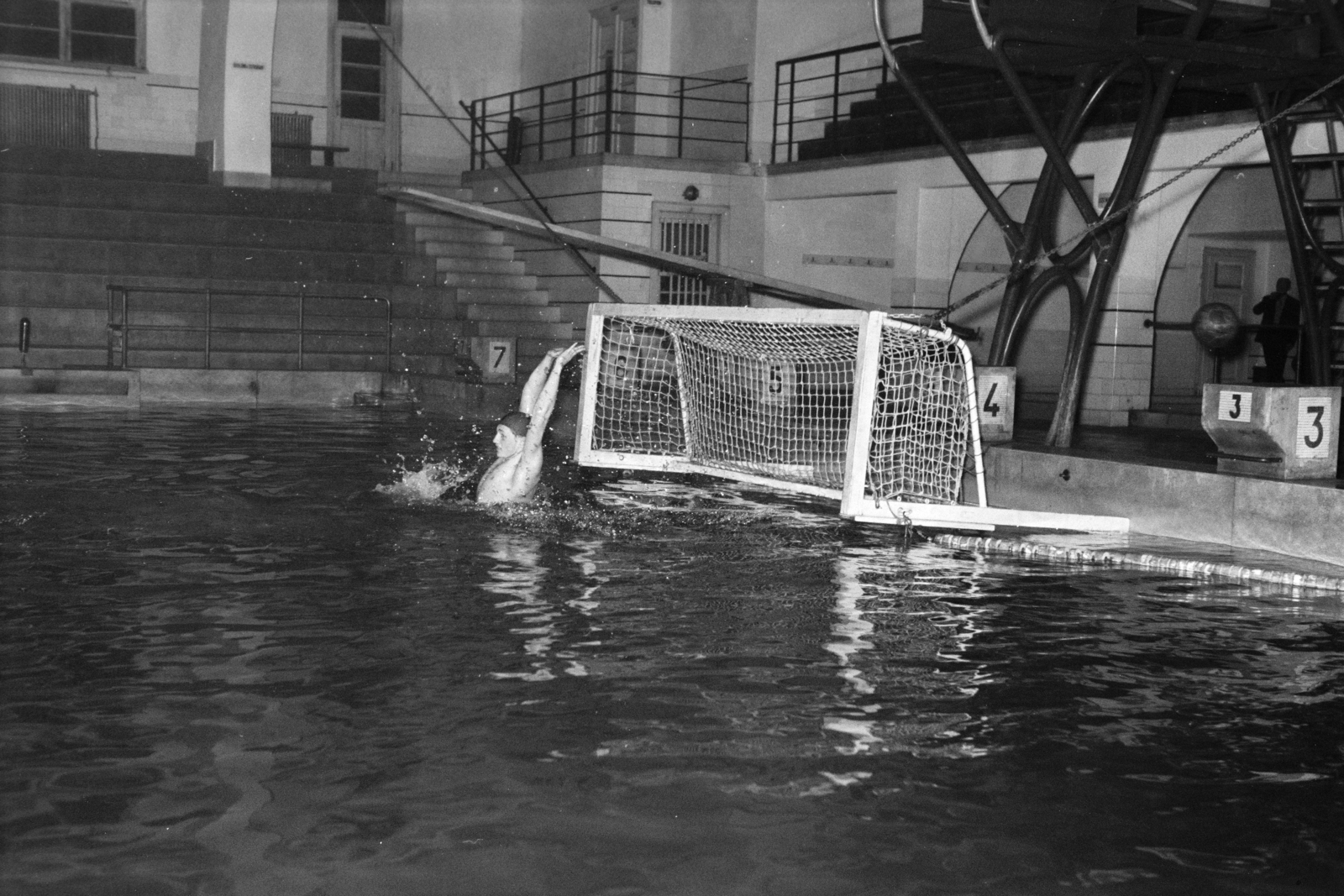 Magyarország, Margitsziget, Budapest, Hajós Alfréd Nemzeti Sportuszoda., 1965, Artfókusz, Fábián József, vízilabda, uszoda, Fortepan #278109