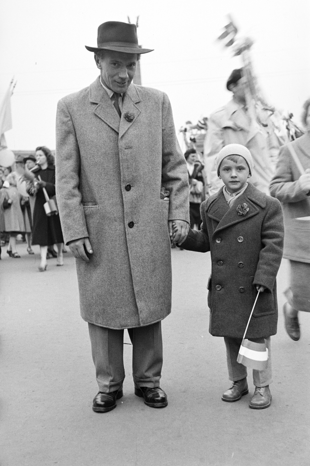 1960, Artfókusz, paper flags, double-breasted coat, kid, Fortepan #278182