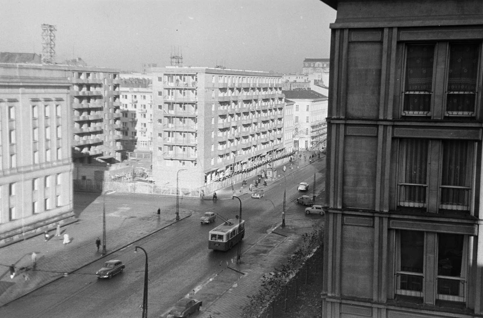 Poland, Warsaw, az ulica Krucza és az ulica Żurawia keresztezödése. A felvétel a Grand Hotel Orbis-ból készült., 1963, Artfókusz, Fortepan #278189